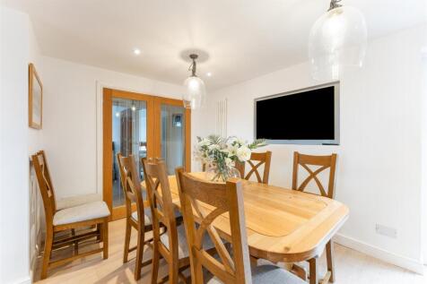 132 Earlswood Common_14.jpg