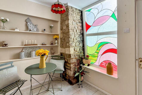 Kitchen/breakfast...