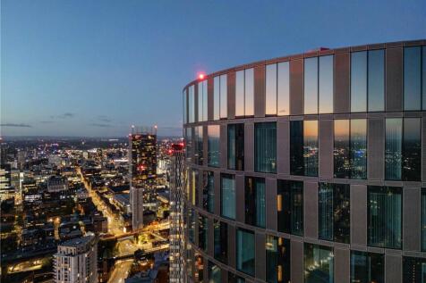 Welcome to Three60, Manchester's first cylindrical skyscraper. Standing proud in the world-class neighbourhood of New Jackson, Deansgate.
