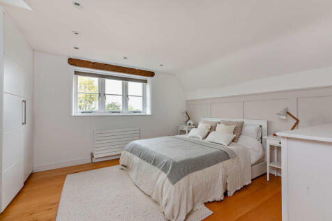 8614390-interior1...