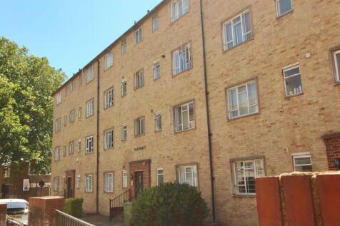 Well Presented First Floor Flat | One Bedroom | Excellent Location | Available Early July | Furnished