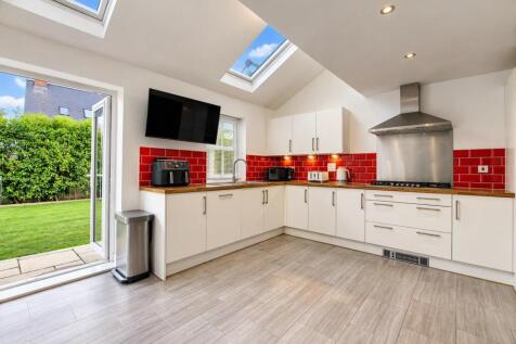 kitchen 1.jpg