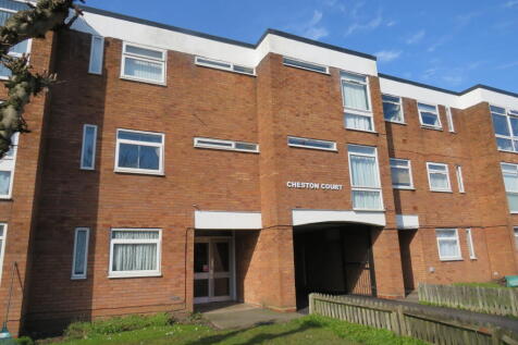 **WELL PRESENTED AND SPACIOUS FIRST FLOOR APARTMENT**GARAGE TO REAR**CLOSE TO TRAIN STATION AND EASY ACCESS TO THE CITY** Call Coinnells Oldbury to view today. This is a well presented and spacious fi