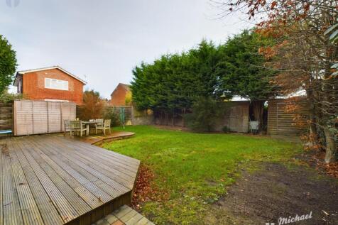 CAM03218G0-PR0473-STILL019