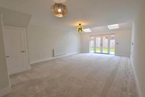 Livingroom.JPG