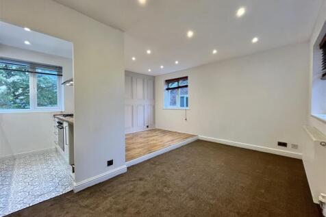 Living Room/Bedroom