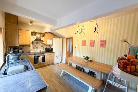 3 bed terrace, Steeton