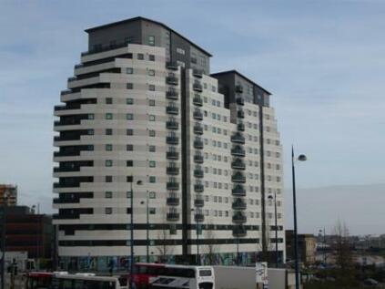 Modern Two Bedroom Apartment with Open-Plan Living & Secure Parking – 6th Floor, Masshouse Plaza, B5 5JE – Fully Furnished Situated on the 6th floor of the well-regarded Masshouse Plaza development, t