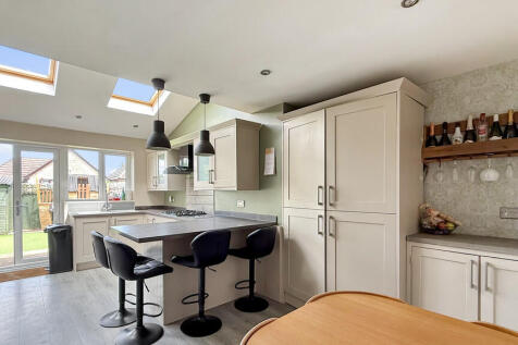 Kitchen/dining ro...