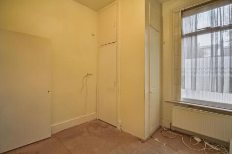 Flat A, 124 Rathcoole Gardens, Hornsey, London, N8 9PG