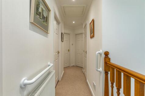 2 Waverley Gardens Darnick 36.JPG