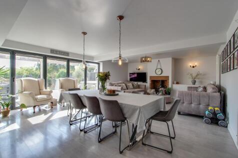 Kitchen/Dining/Family Room