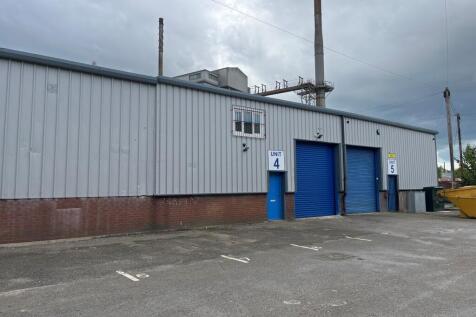 Warehouse to rent in knottingley