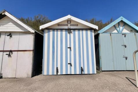 BEACH HUT