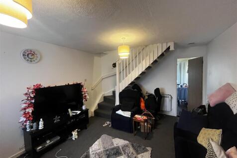 LIVING ROOM .jpeg