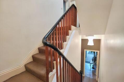 3 Storeys, Basement &amp; Attic