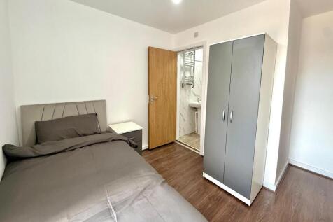 /Universal Credit accepted - Supported Accommadation Service charge: £24 weekly. We have a range of rooms across Birmingham, fully furnished and including all bills. Leave an enquiry below stating you