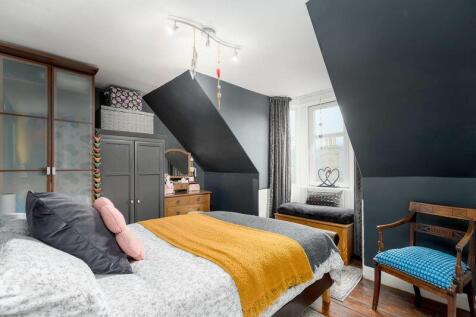 4 bed, 1 bath Flat in Leeds - Photo 10