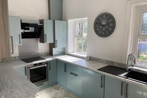 1 Bedroom Terraced in HD4 6NL