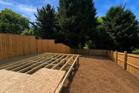 3 Upthorpe - Garden..jpeg