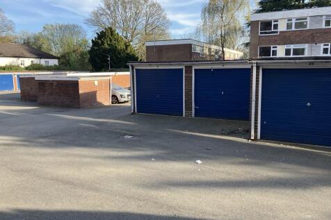 A secure single garage available to let within a residential development in Edgbaston!