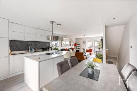 Living Room/Kitchen