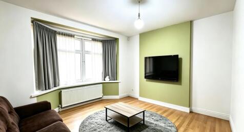 9 Chestnut Court,...