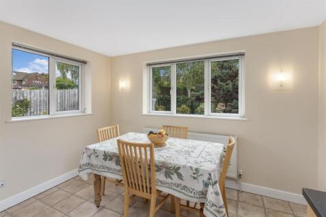 5 Elizabeth Rise, Banbury-13.jpg