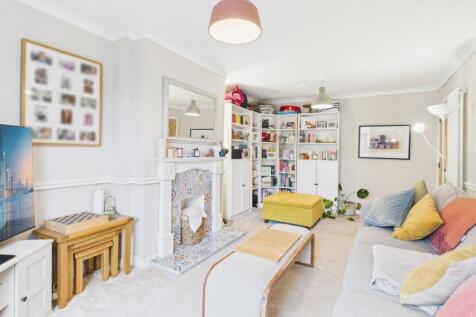 CAM03162G0-PR0367-STILL026