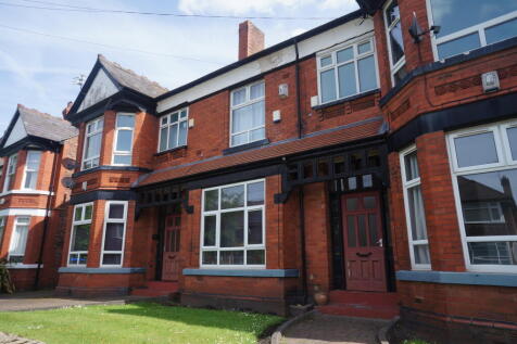 ** Zero Deposit Guarantee Available **
CURRENTLY BEING DECORATED AND NEW CARPETS. A large two bedroom duplex apartment with a bright and airy aspect over the first and second floors of a period conver