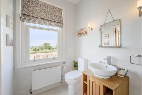 En-Suite to Bedro...