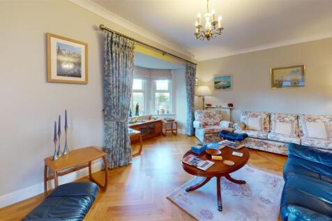 10-Heather-Court-Living-Room.jpg
