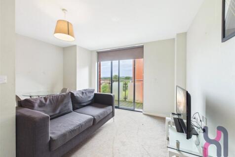 Available Now! - Entrance Hallway - Kitchen (Dishwasher) / Living Space / Bedroom - Spacious Bathroom - Fully furnished - No parking space - Upper floor