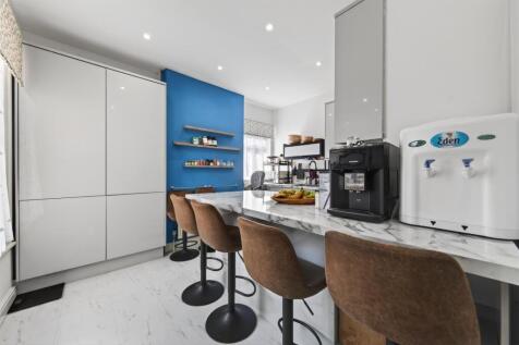 Flat3-65FosterHillRdWeb13.jpg