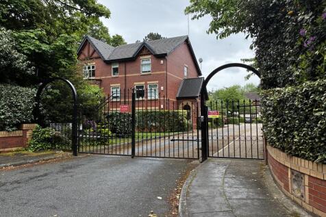 ** Zero Deposit Guarantee Available **
Discover modern living in this charming 2-bedroom flat at Grosvenor Court. With bright, spacious interiors and a prime location, it's the perfect place to call h