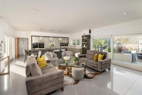 5 bed, 5 bath Detached in Edinburgh - Photo 4
