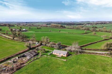 Holywell Farm, Bradden (11).jpg