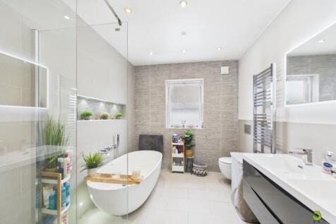 CAM02615G0-PR0125-STILL003