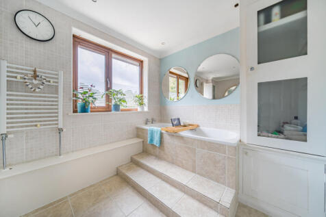 1369293-20-68f151...