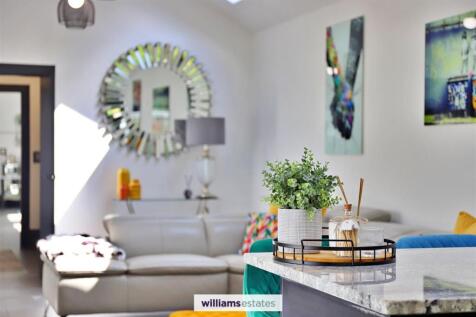 Open Plan Living / Kitchen