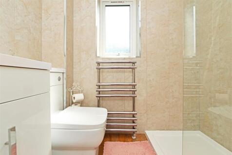 Shower Room / WC: