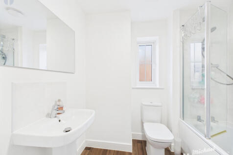 CAM03218G0-PR0644-STILL012