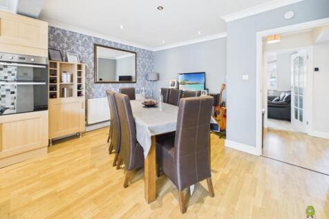 Presented by Clinton at EweMove Bexleyheath and Da