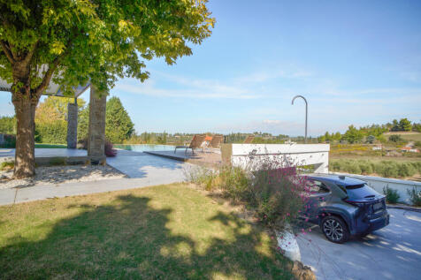 Outdoor Areas (34)