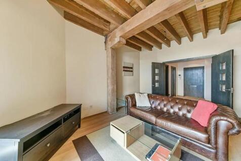 David Mews are pleased to represent This Fantastic Warehouse Conversion in West India Quay. Its a luxury one bedroom apartment which offers excellent living space with one bathroom as an en-suite to t