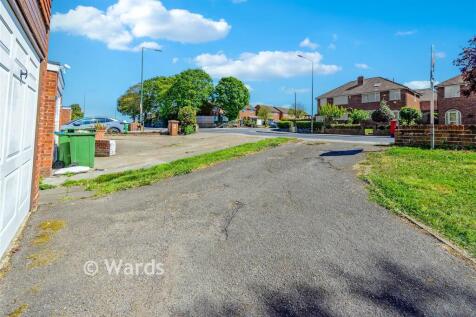 Driveway/Parking