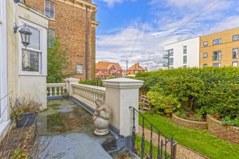 1 16 Heene Terrace_15.JPG