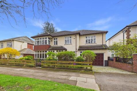 A substantial period detached residence situated along this tree lined picturesque lane in the heart of this established and sought after south Liverpool suburb of Calderstones.