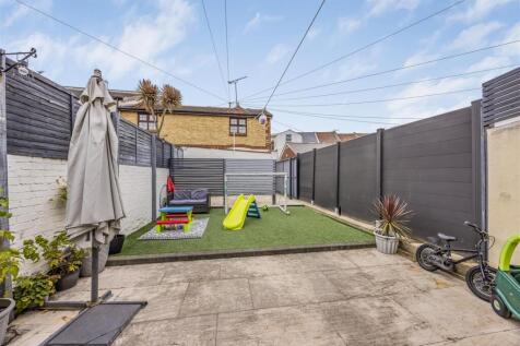 20 Gladys Avenue, Hilsea-PorticoMarketing-SoldBy-3