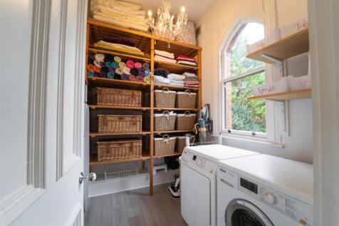 6 bed, 2 bath Semi-Detached in Manchester - Photo 17